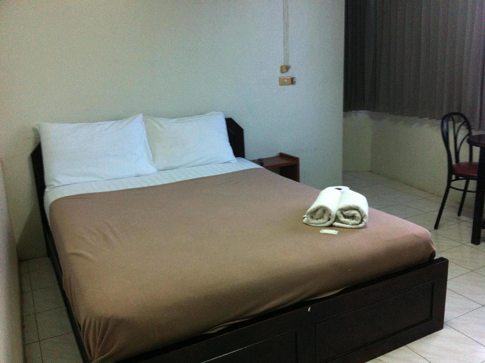 Diamond Mansion & Guesthouse Surat Thani Exterior photo
